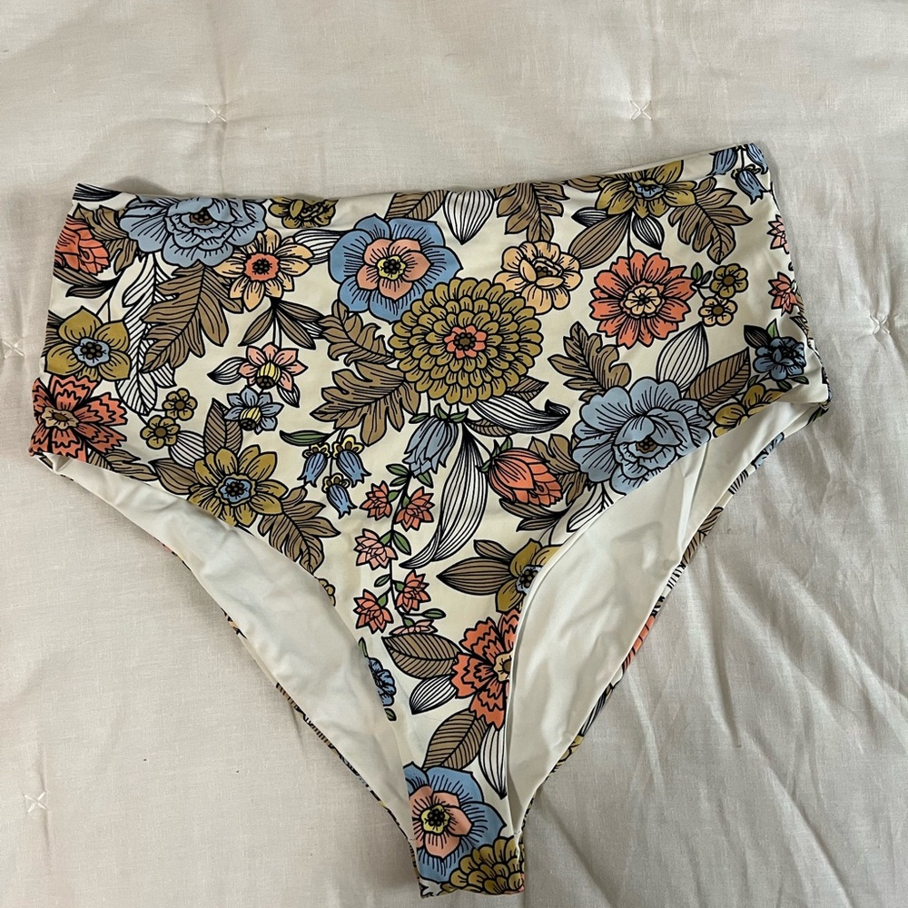Lulus Bikini - Picture 7 of 7